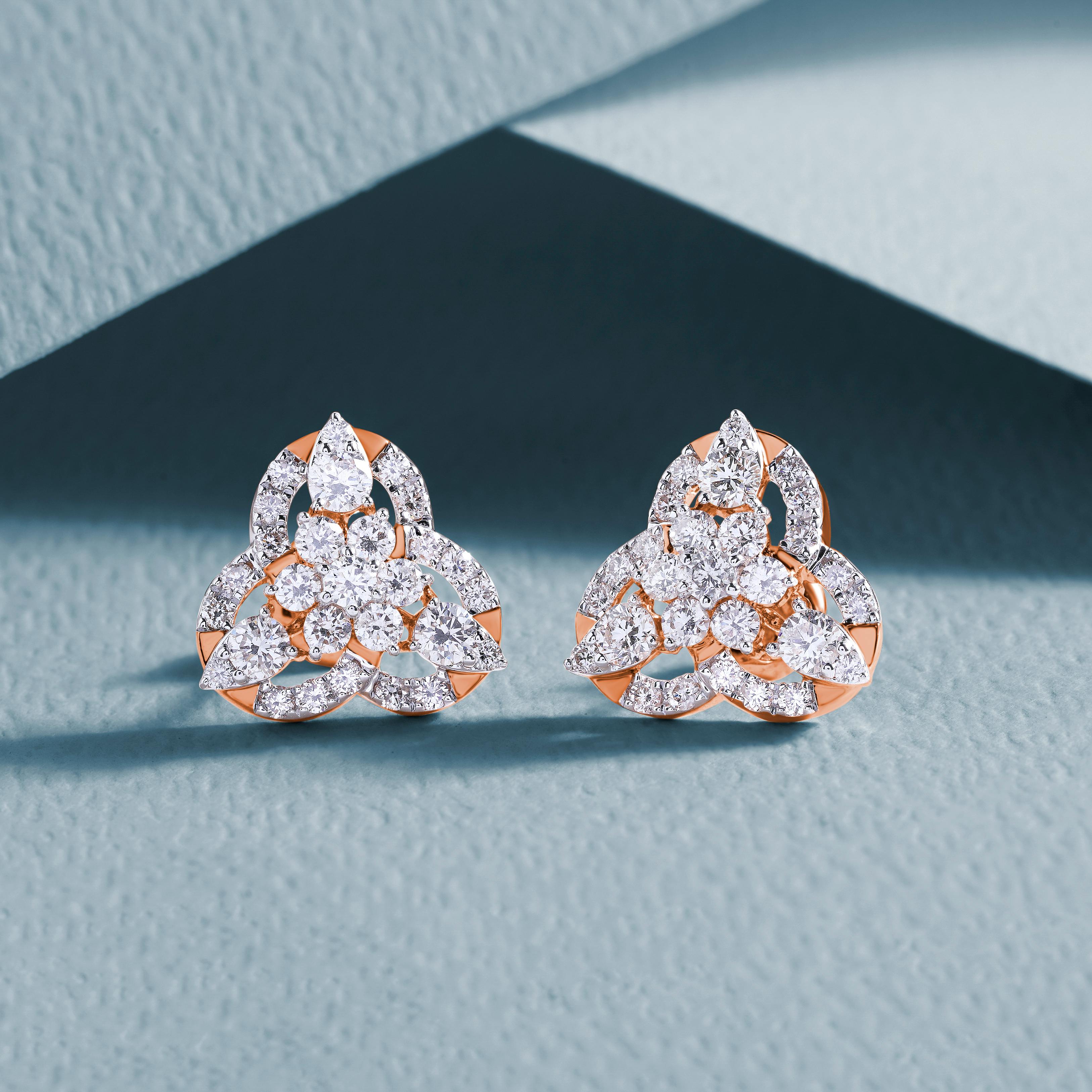 Product photography of an earring 